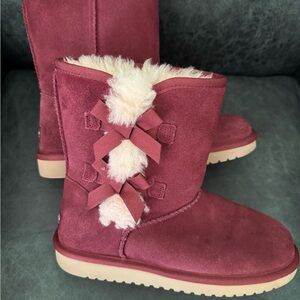 Koolaburra by Ugg Burgundy Suede Boots with Cream Fur